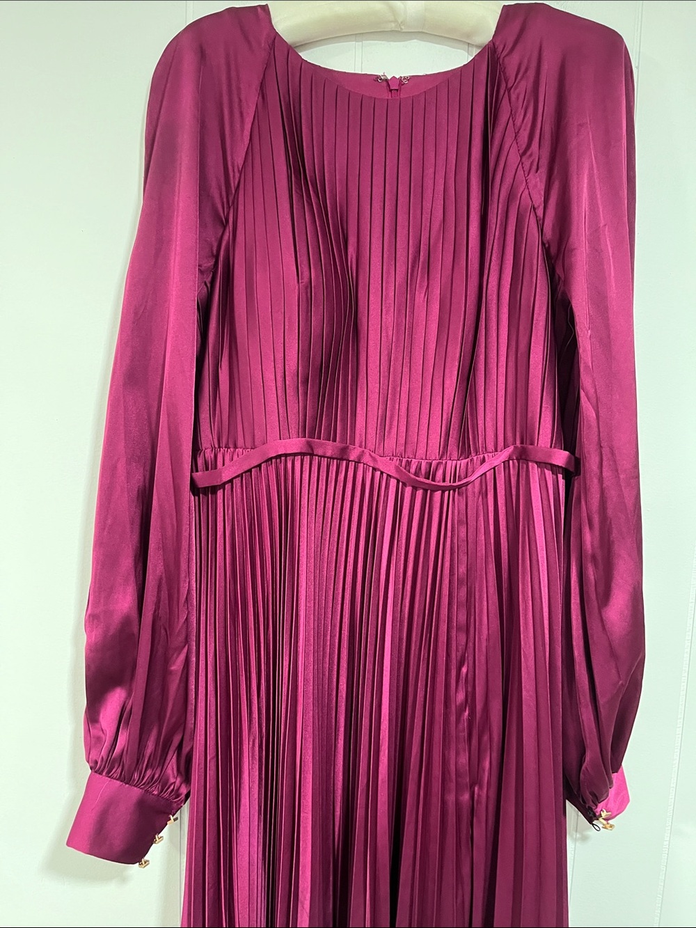 IEENA FOR MAC DUGGAL Pleated High Neck Long Sleeve Gown with Slit - Picture 5 of 13